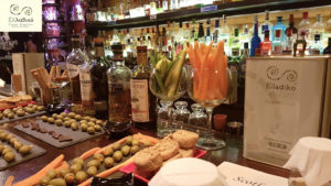 Έξτρα παρθένο ελαιόλαδο Ελλαδικό - γευσιγνωσία ουίσκι ελιές - Κύτταρο rock bar